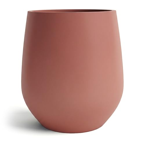Signature Mount Wilson Modern Indoor Outdoor Fiberstone Tapered Planter (Terracotta / 15'' D x 16.7'' H)