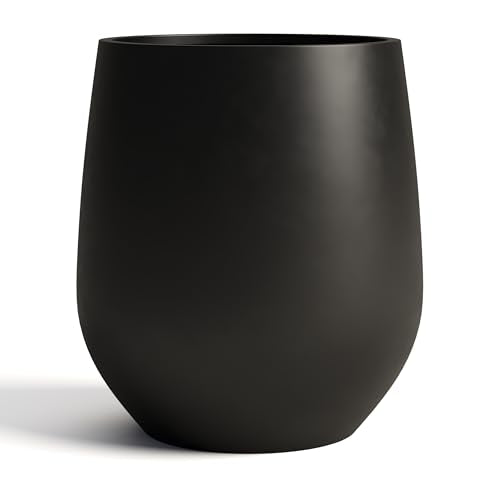 Signature Mount Wilson Modern Indoor Outdoor Fiberstone Tapered Planter (Black / 15'' D x 16.7'' H)
