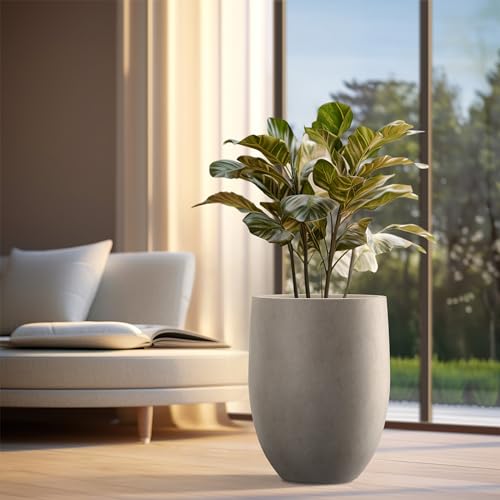 Tall Concrete Planter (Weathered Concrete / 21.7" h)