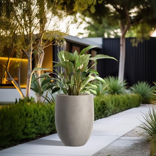 Tall Concrete Planter (Weathered Concrete / 21.7" h)
