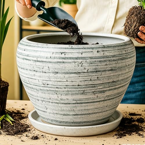10 Inch Plant Pot (Brushed Green / 10 Inch)
