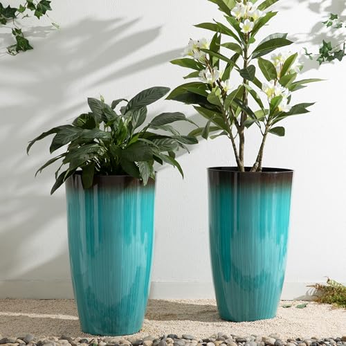23.5" H Tall Outdoor Planter (23.5" H / Gradient Turquoise)