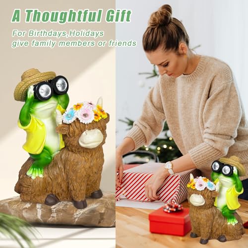 Solar Garden Lights Frog Sitting on Highland Cow Statue Flower Decor (Solar Frog With Highland Cow)