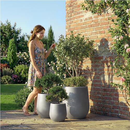 Premium Mt Wilson Tall Tapered Fiberstone Planter for Indoor Outdoor Use (Gray / 15'' D x 16.7'' H)