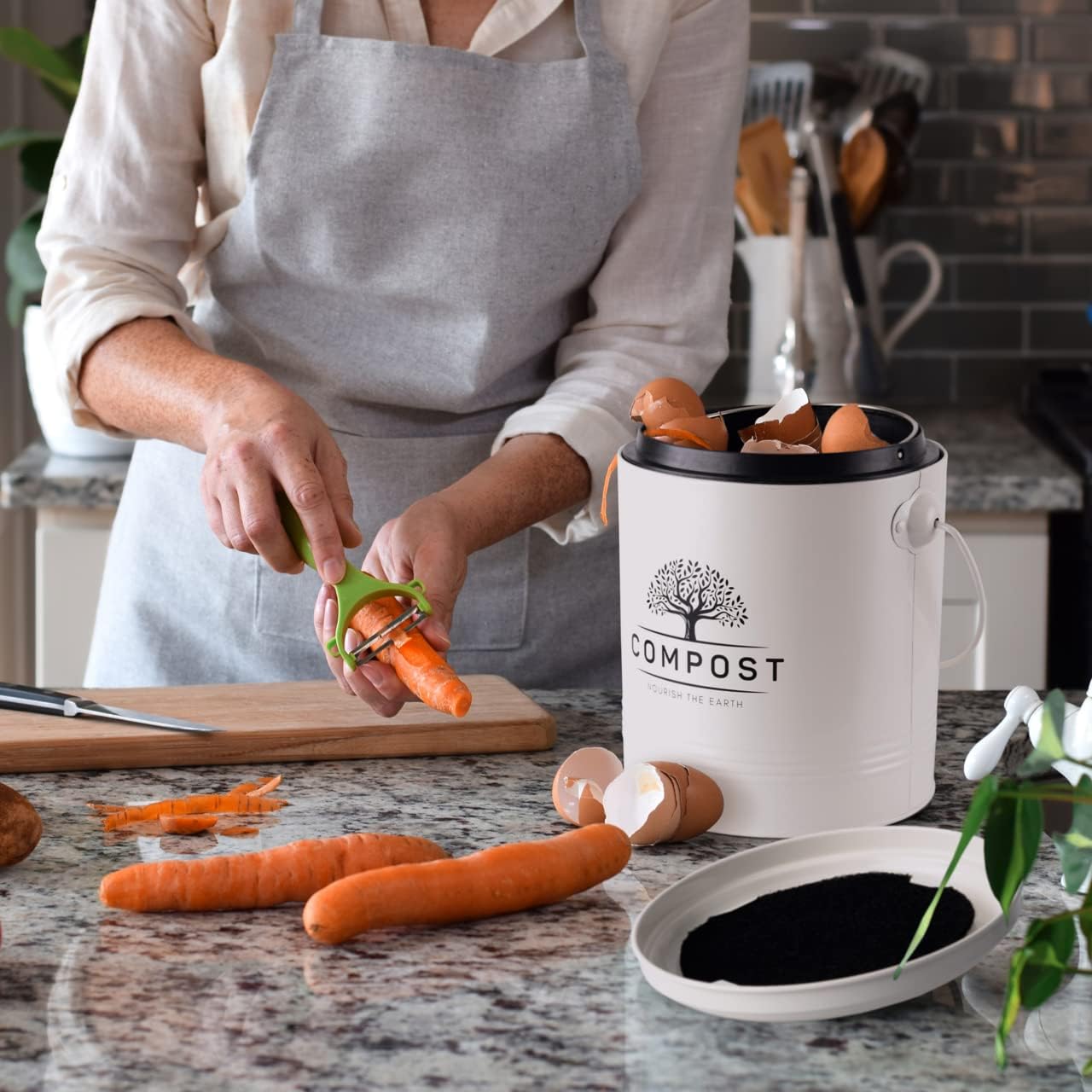 Perfnique Kitchen Compost Bin, 1.3 Gallon Countertop Compost Bin with Lid, Indoor Compost Bucket Includes Inner Bucket Liner and Carbon Filter, Small Compost Bin with Trash Bags (with Bags, Cream)
