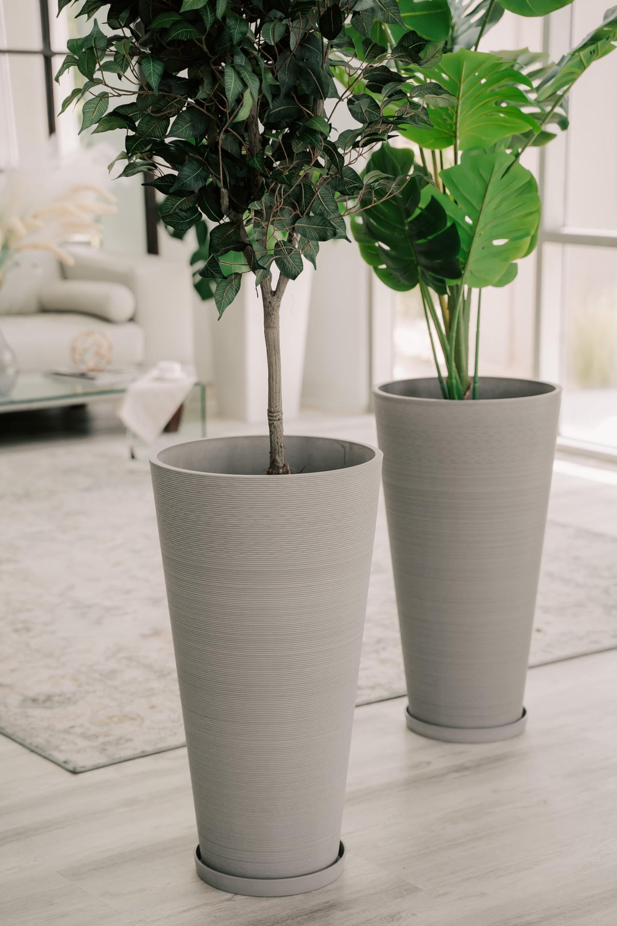 28 Inch Tall Round Tapered Planter (Gray / 28" H)