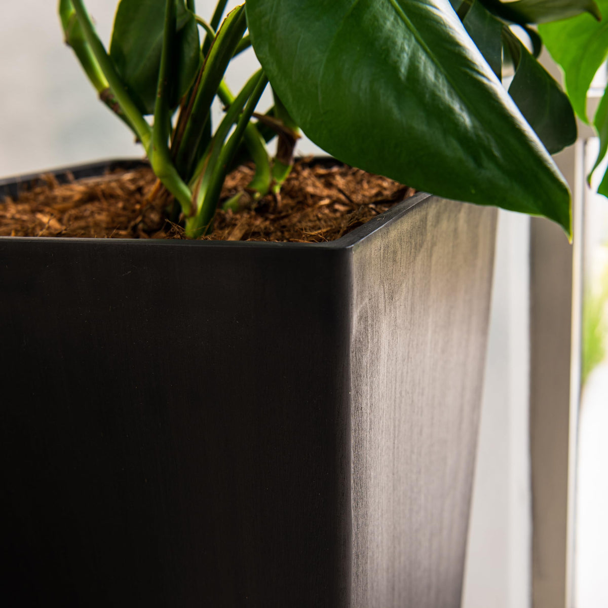 28 Inch Tapered Planter (Black / 28" H)