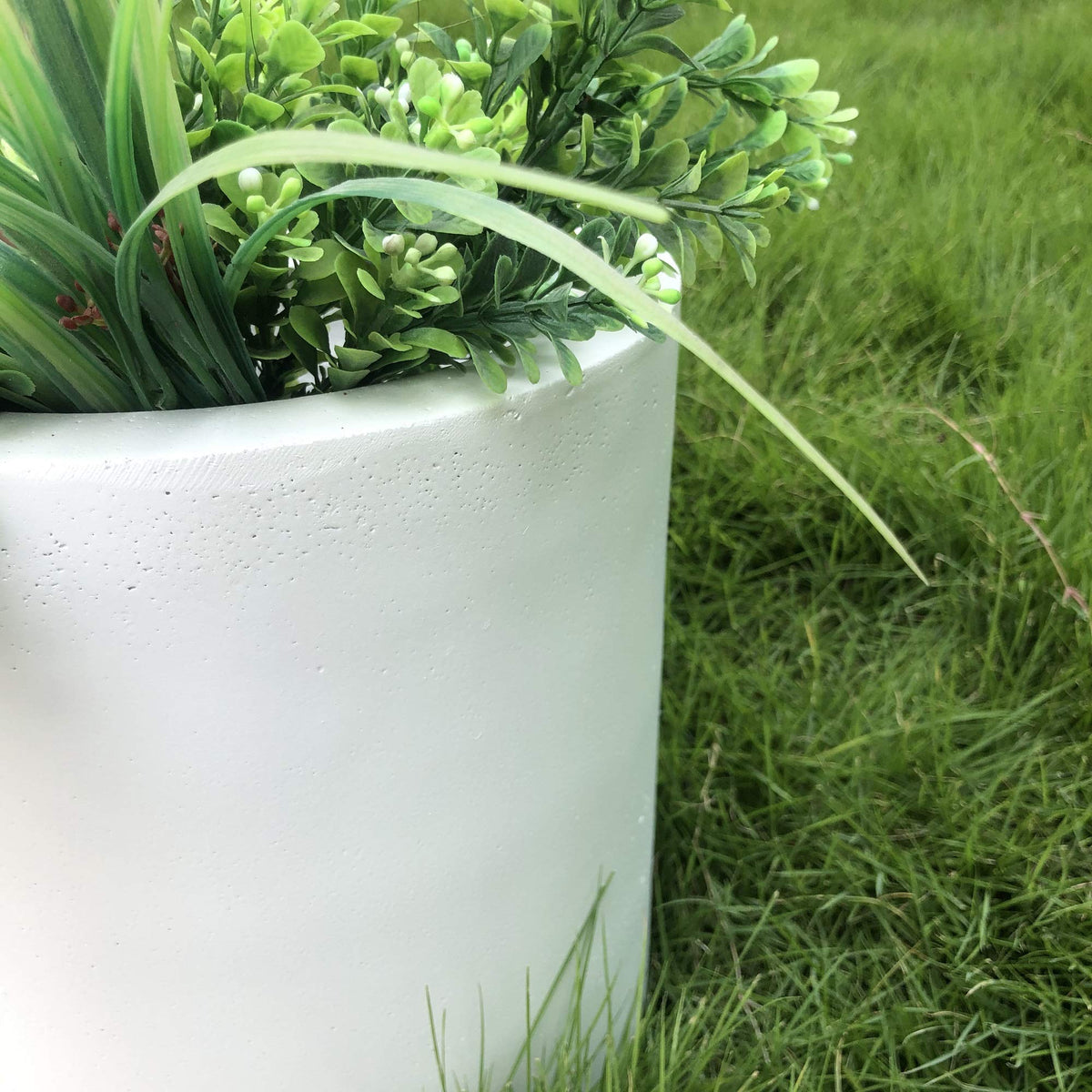 Small Round Cylinder White Concrete Planter 9.8" Tall (Pure White / 9.8" Dia)
