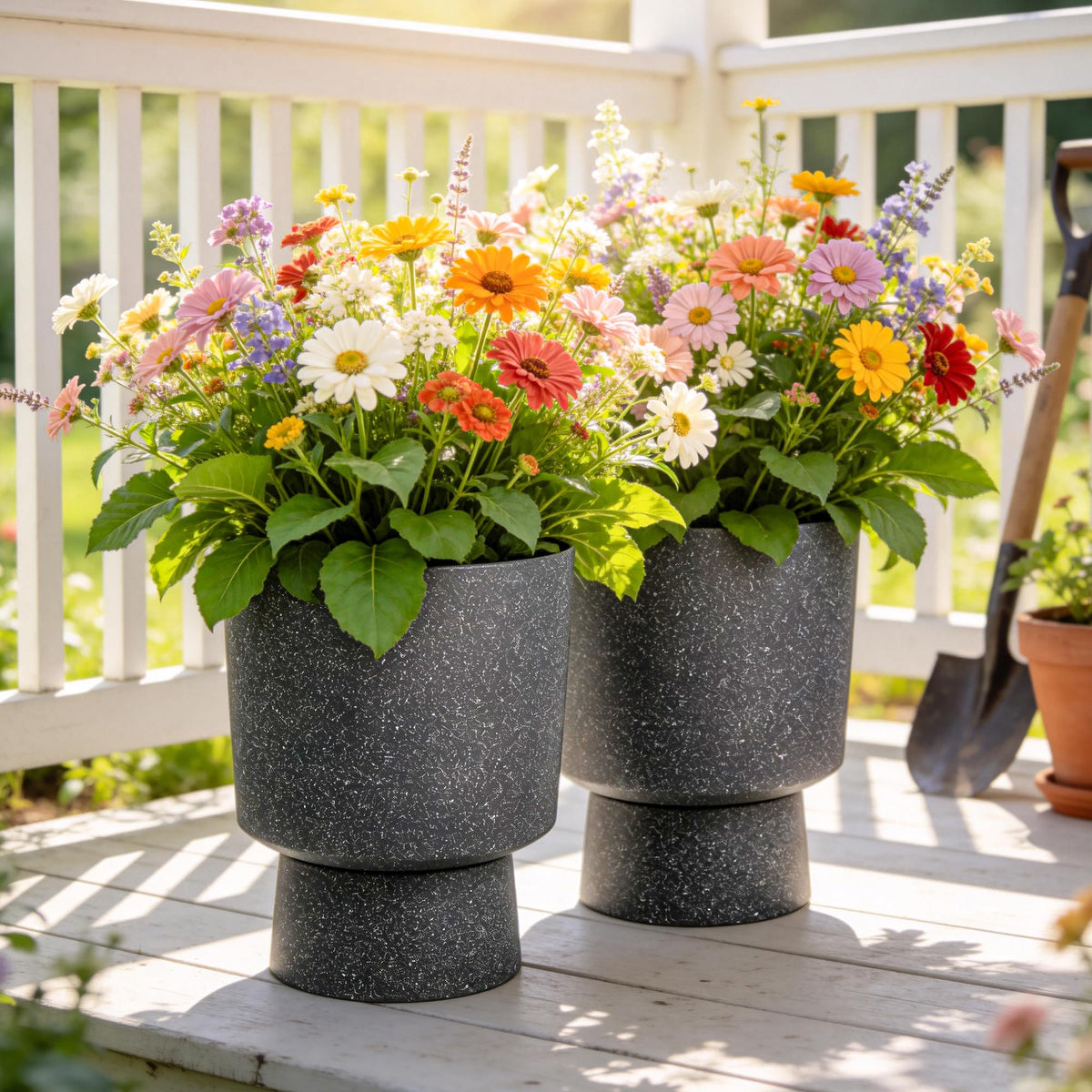 Autodaya 16.8" Urn (16.8"h-black Terrazzo)
