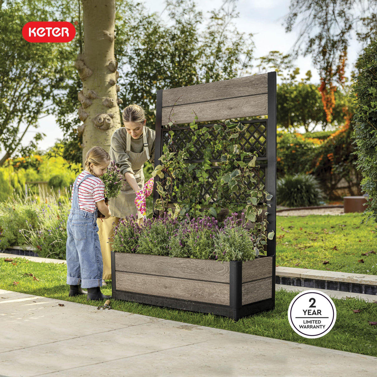 Outdoor Planter Box with Privacy Screen and Trellis (Ashwood Trellis)